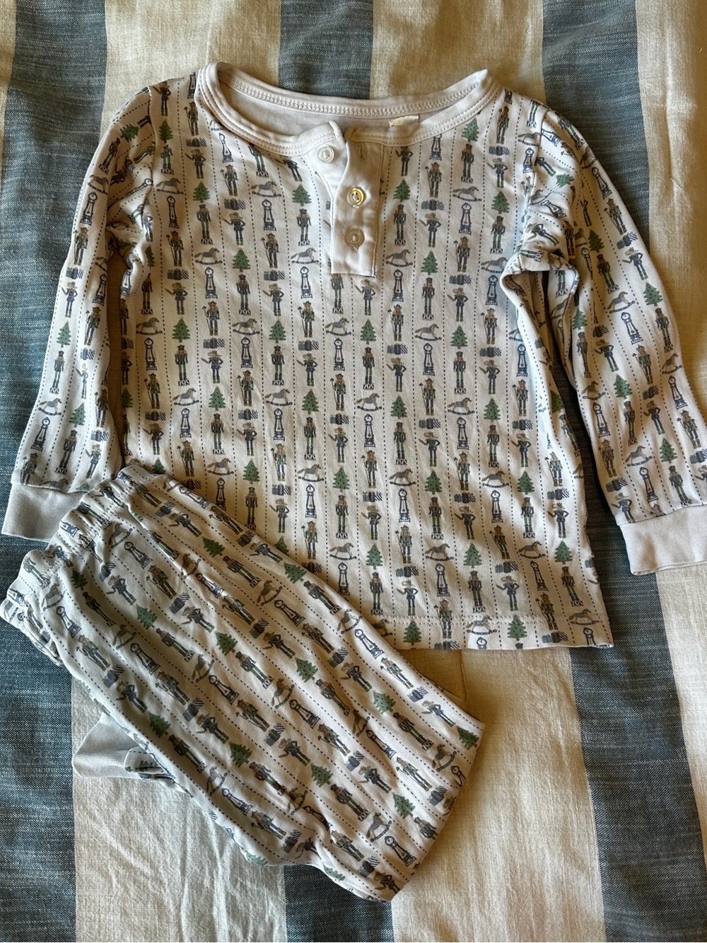 White Nutcracker & Christmas Tree Long Sleeve Kids Pajama Set - Green Accent